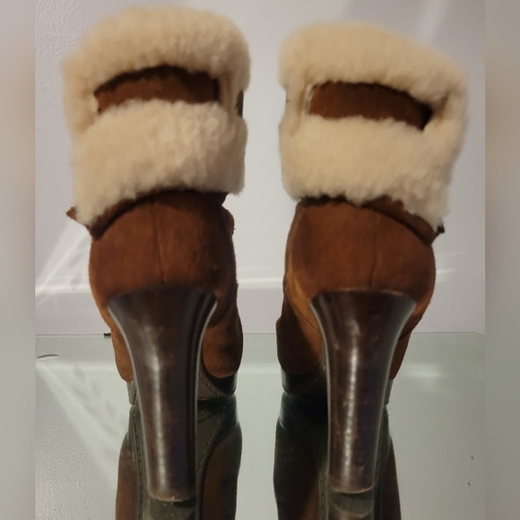 UGG SCARLETT HEEL ANKLE BOOTS - Picture 7 of 11